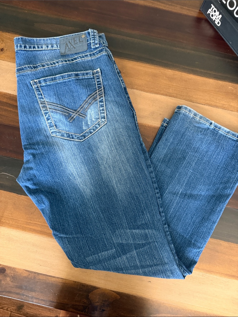 Men’s Mid Wash Blue Straight-Leg Jeans 38x32